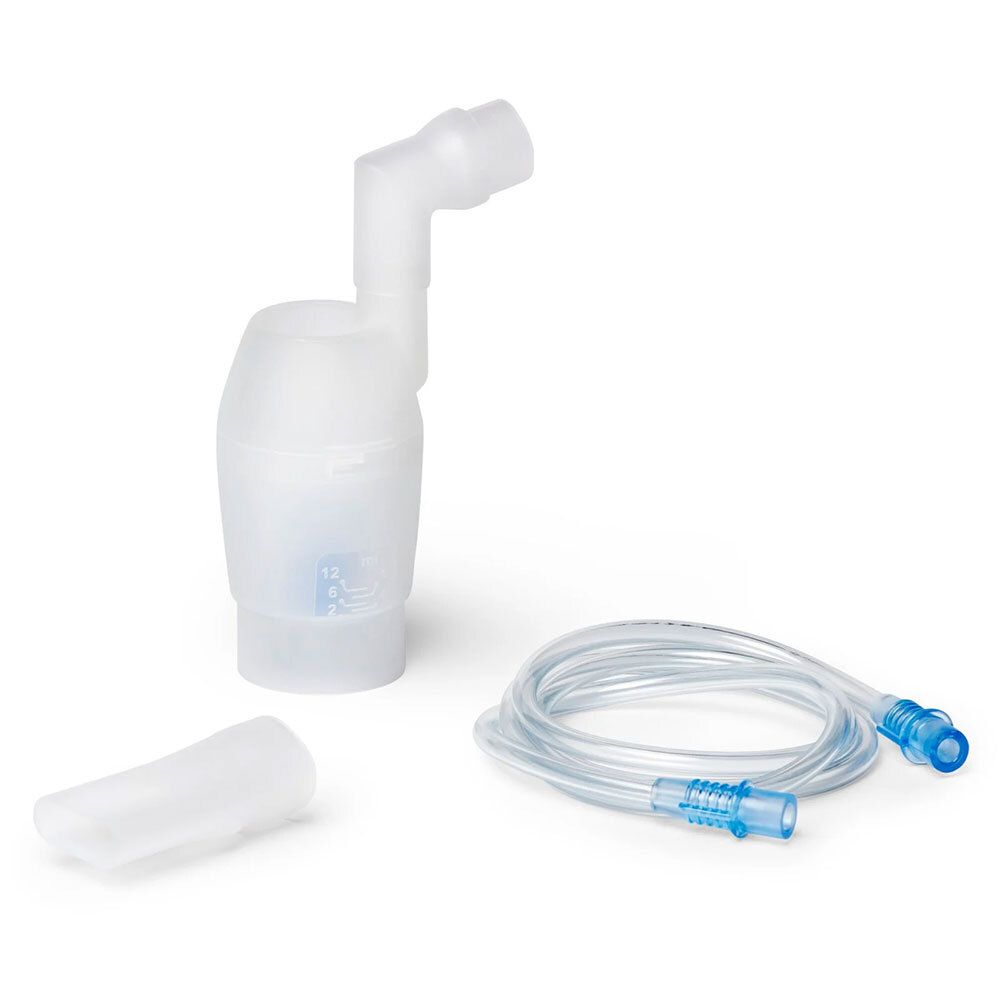 Kit de nébulisation avec embout buccal, nébuliseur et tube. Matériau plastique blanc. Composants individuels sur fond blanc.