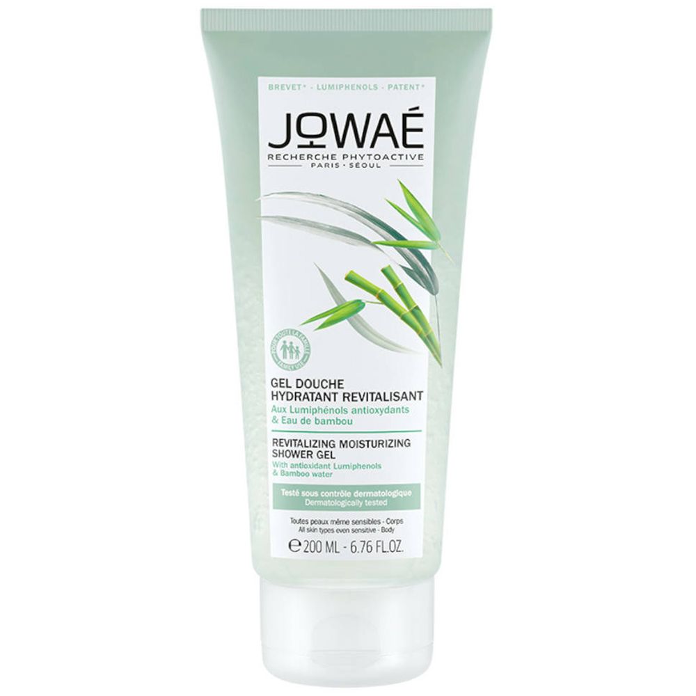 Tube vert avec texte et illustration de bambou. Texte: Gel douche hydratant revitalisant. Marque Jowaé.