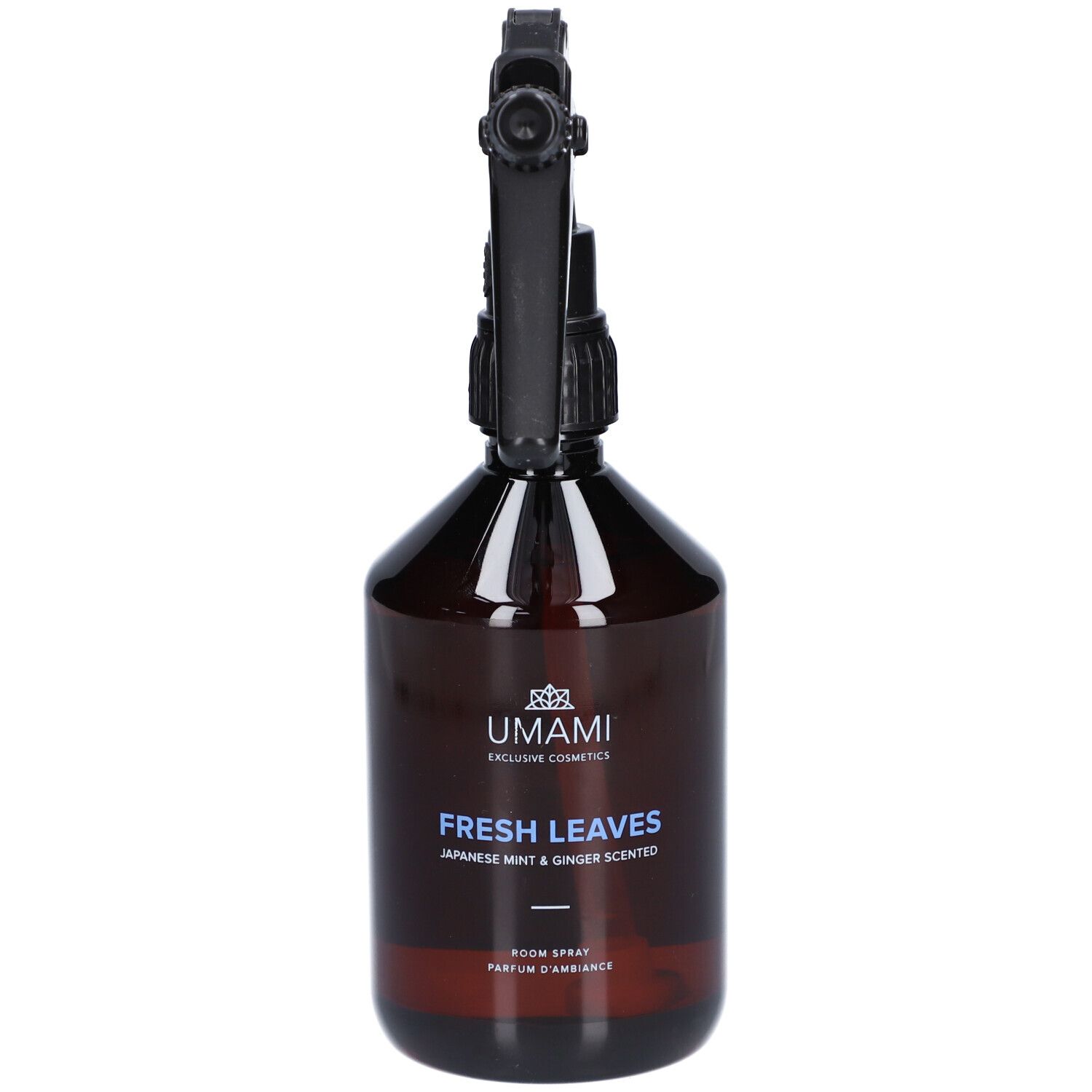 Flacon pulvérisateur brun avec pulvérisateur noir. Inscription : UMAMI, FRESH LEAVES, Japanese Mint & Ginger Scented.