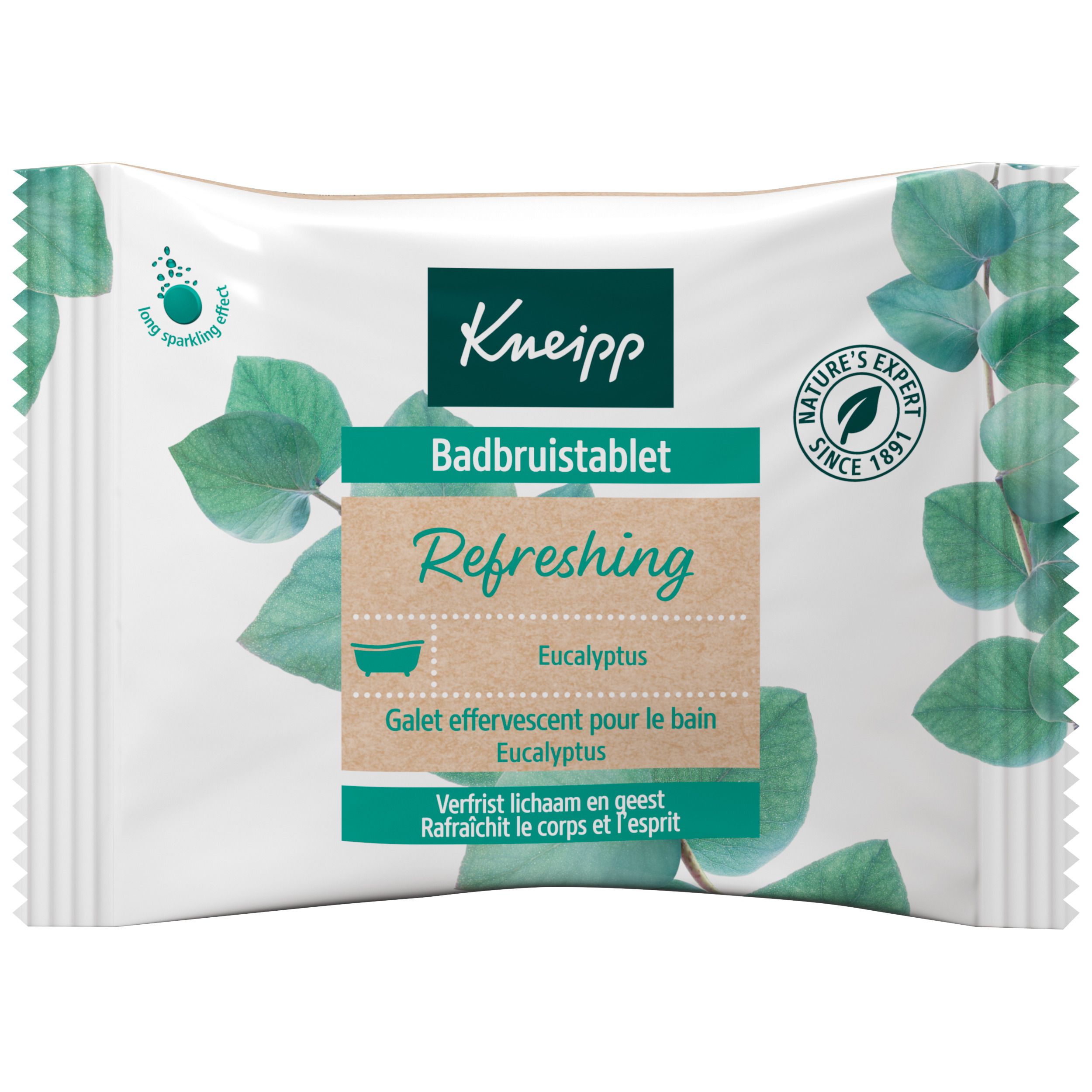 Emballage de tablette de bain Kneipp. Inscription "Refreshing Eukalyptus". Décor de feuilles vertes et blanches. Sceau "Nature's Expert".