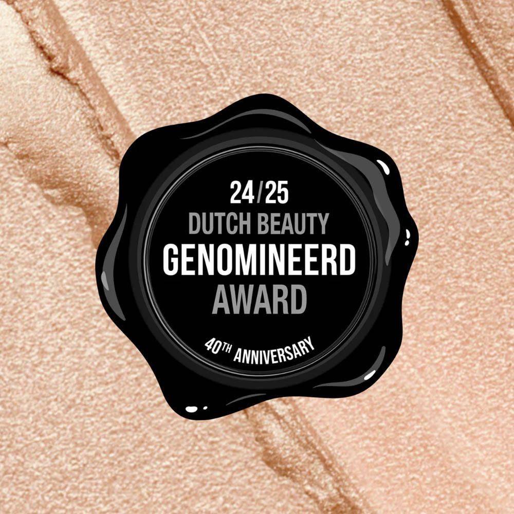 Badge avec inscription : DUTCH BEAUTY GENOMINEERD AWARD. 40e ANNIVERSAIRE.