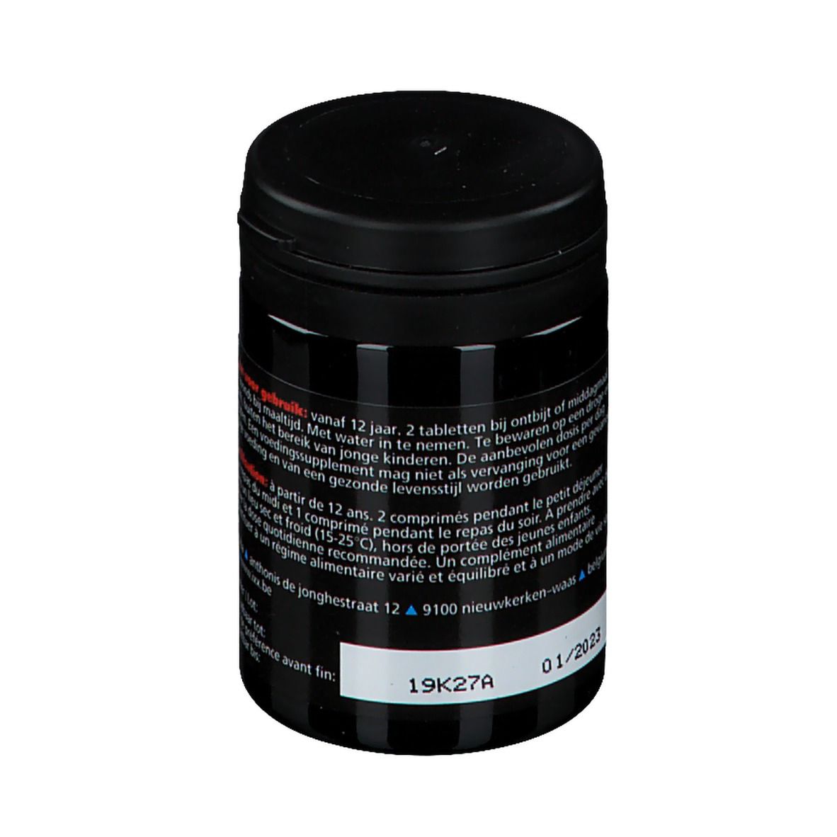 Boîte noire avec étiquette PEA-ixX PLUS. Dos avec texte et numéro de lot. Date de péremption 01/2023. Fond rouge.