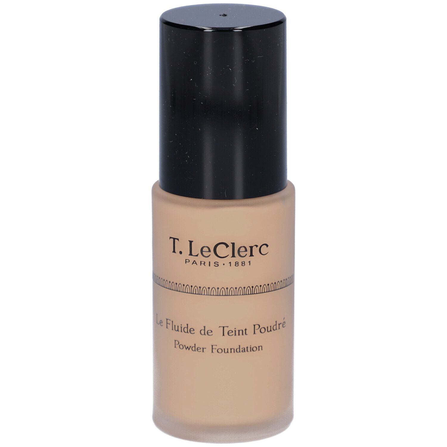 Flacon de fond de teint liquide beige avec bouchon noir. Inscription : T. LeClerc, Le Fluide de Teint Poudré, Powder Foundation.