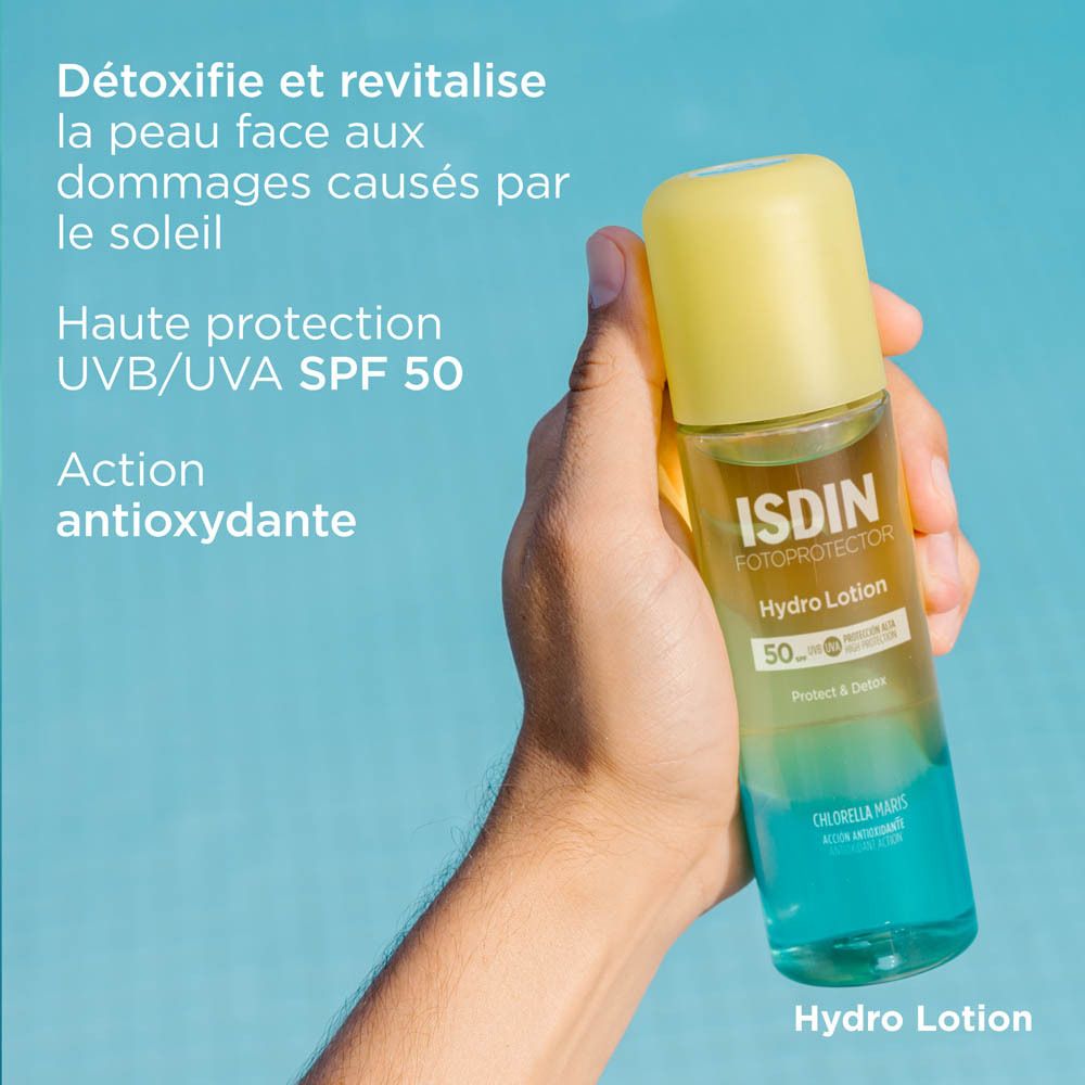 Flacon. Bouchon jaune, base bleue. Texte: ISDIN Fotoprotector Hydro Lotion 50. Inscription: Protect & Detox.