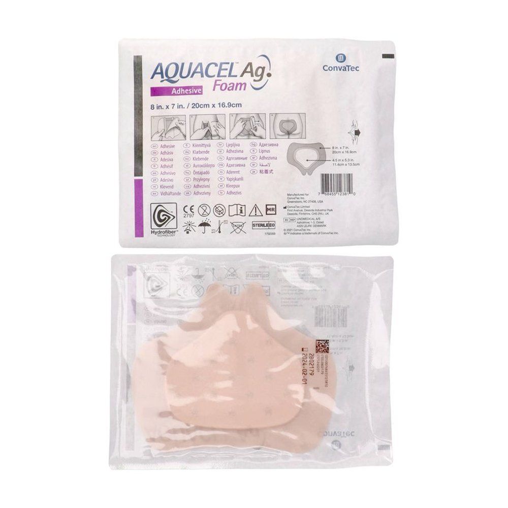 Pansement Aquacel Ag Foam et emballage. Dimensions: 20x16.9cm. Marque Convatec. Emballé individuellement.