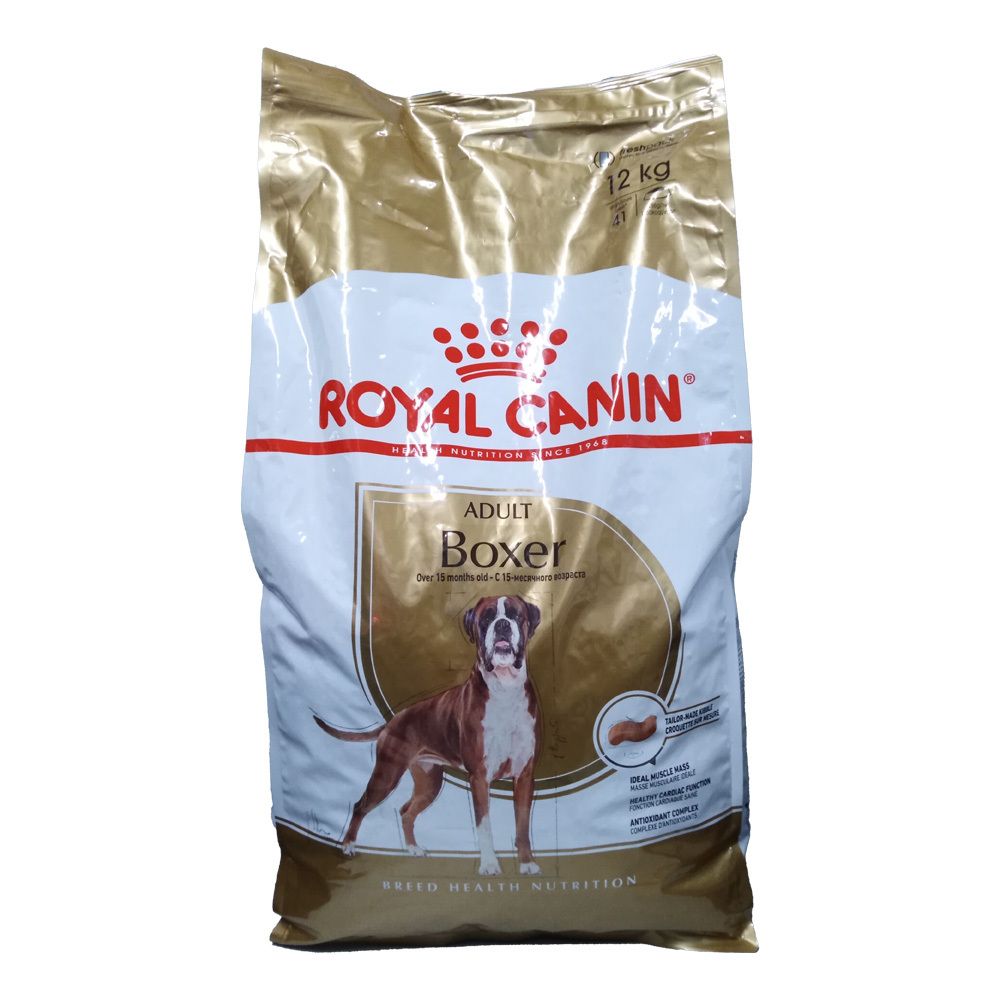 Avant d'un paquet de 12 kg de nourriture pour chiens Royal Canin Adult Boxer avec image d'un Boxer et informations produit.