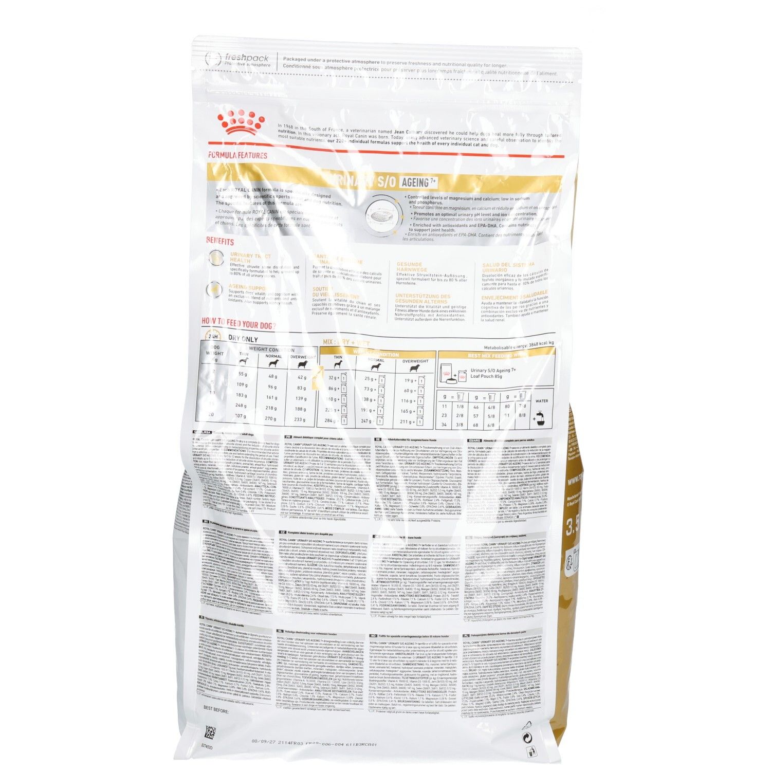 Arrière d'un sac de croquettes Royal Canin Urinary S/O Ageing pour chien, avec tableaux nutritionnels et texte.