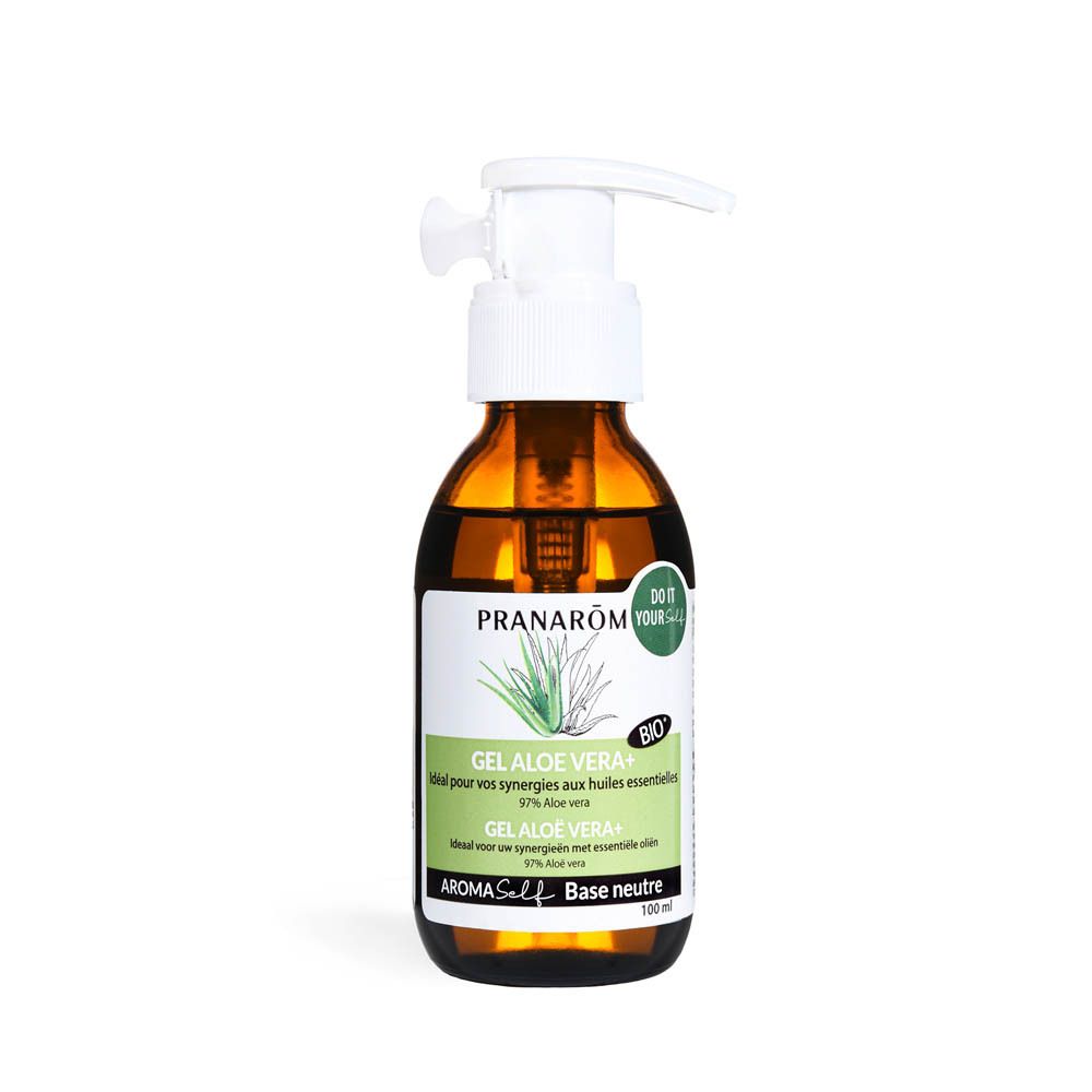 Flacon brun avec pompe blanche. Inscription: Pranarôm, Gel Aloe Vera+, Bio. 100 ml.