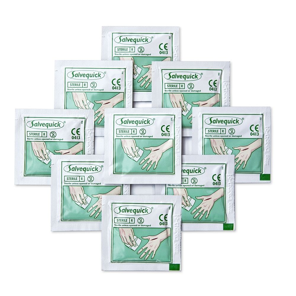 Lingette Salvequick pour le nettoyage des plaies, emballée individuellement.