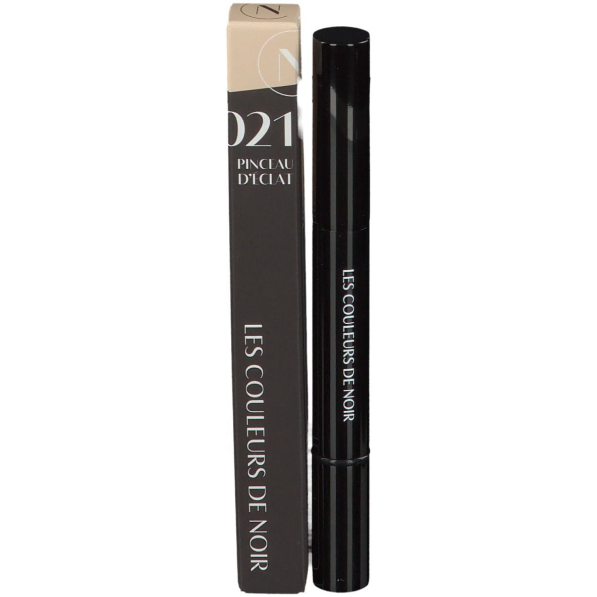 Stylo noir et emballage. Emballage : LES COULEURS DE NOIR, Pinceau d'Eclat 021 Naturel.