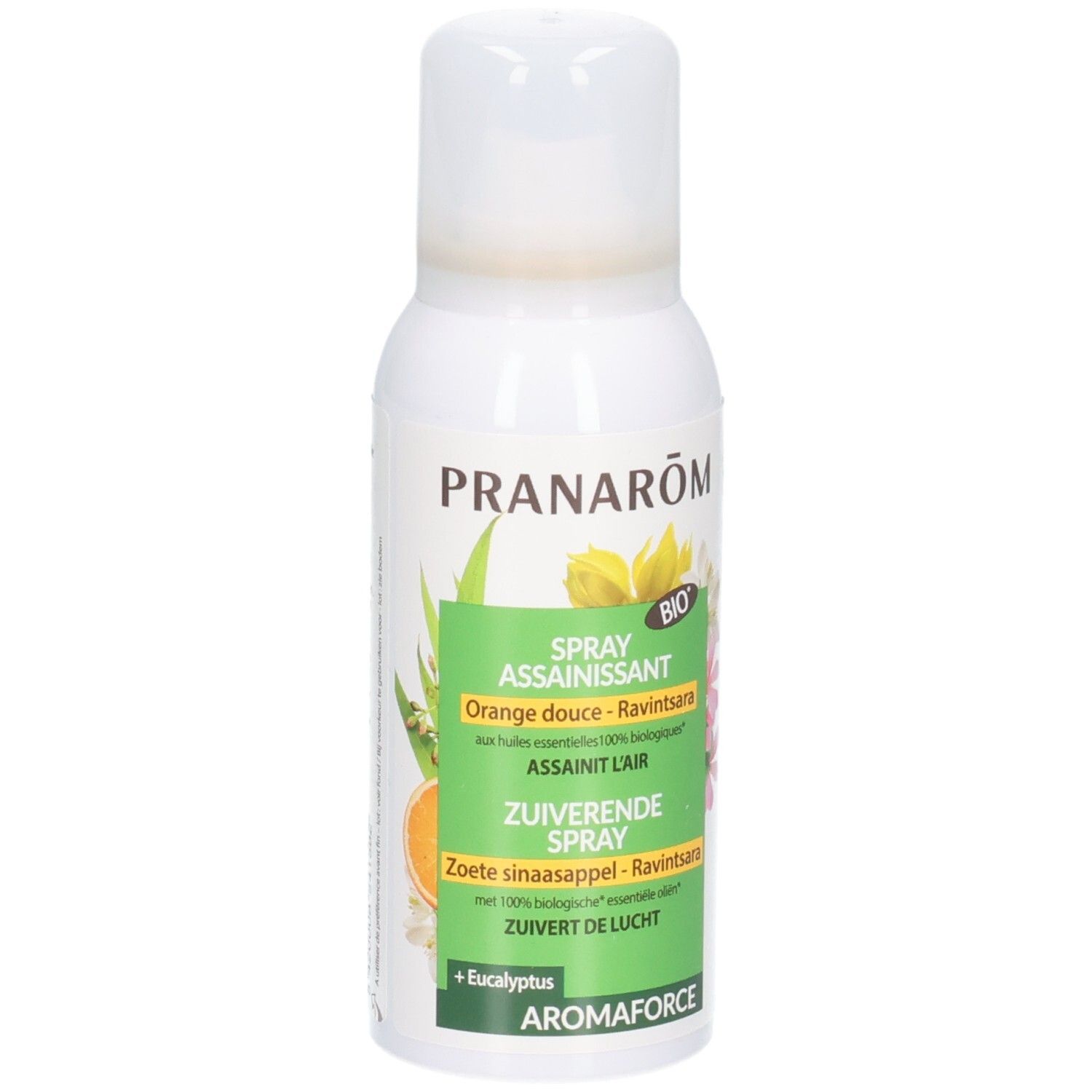 Flacon spray blanc avec étiquette verte. Texte: PRANARÔM, SPRAY ASSAINISSANT, Orange douce - Ravintsara, ZUIVERENDE SPRAY. Label BIO.