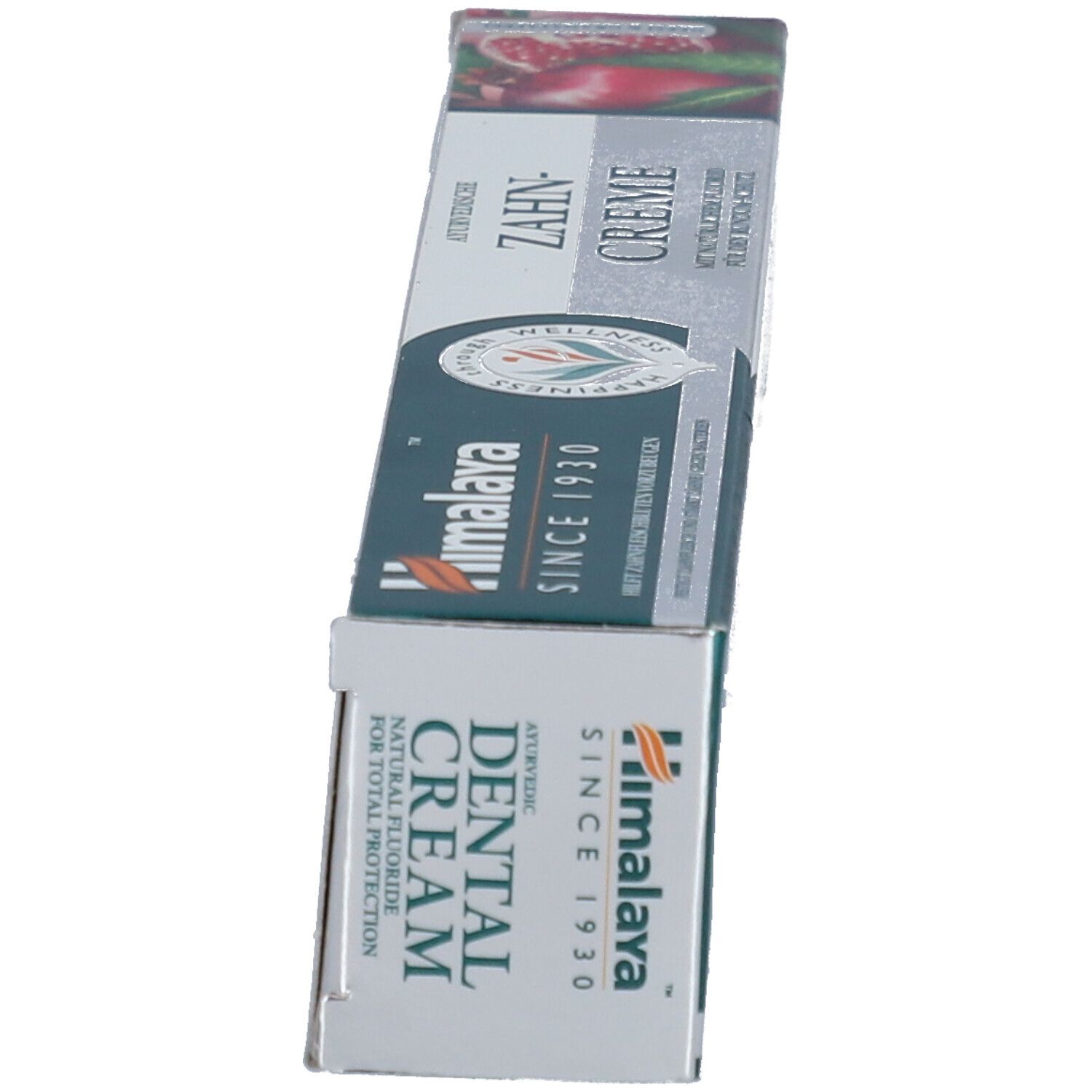 Emballage de crème dentaire, en biais. Inscription : Ayurvedic Dental Cream. Marque : Himalaya. Depuis 1930.