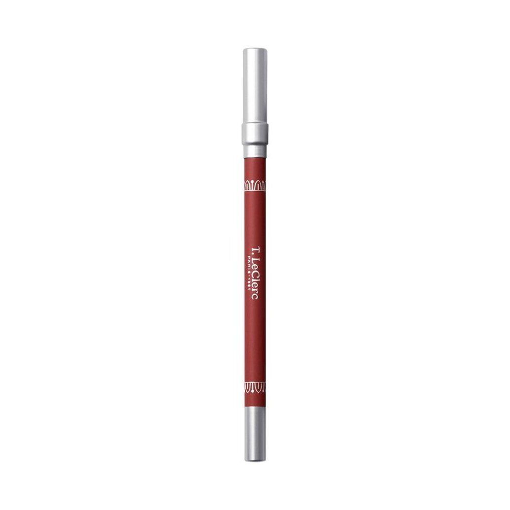 Crayon à lèvres, brun-rouge, avec détails argentés. Texte: Le Crayon à Lèvres de Théophile LeClerc.
