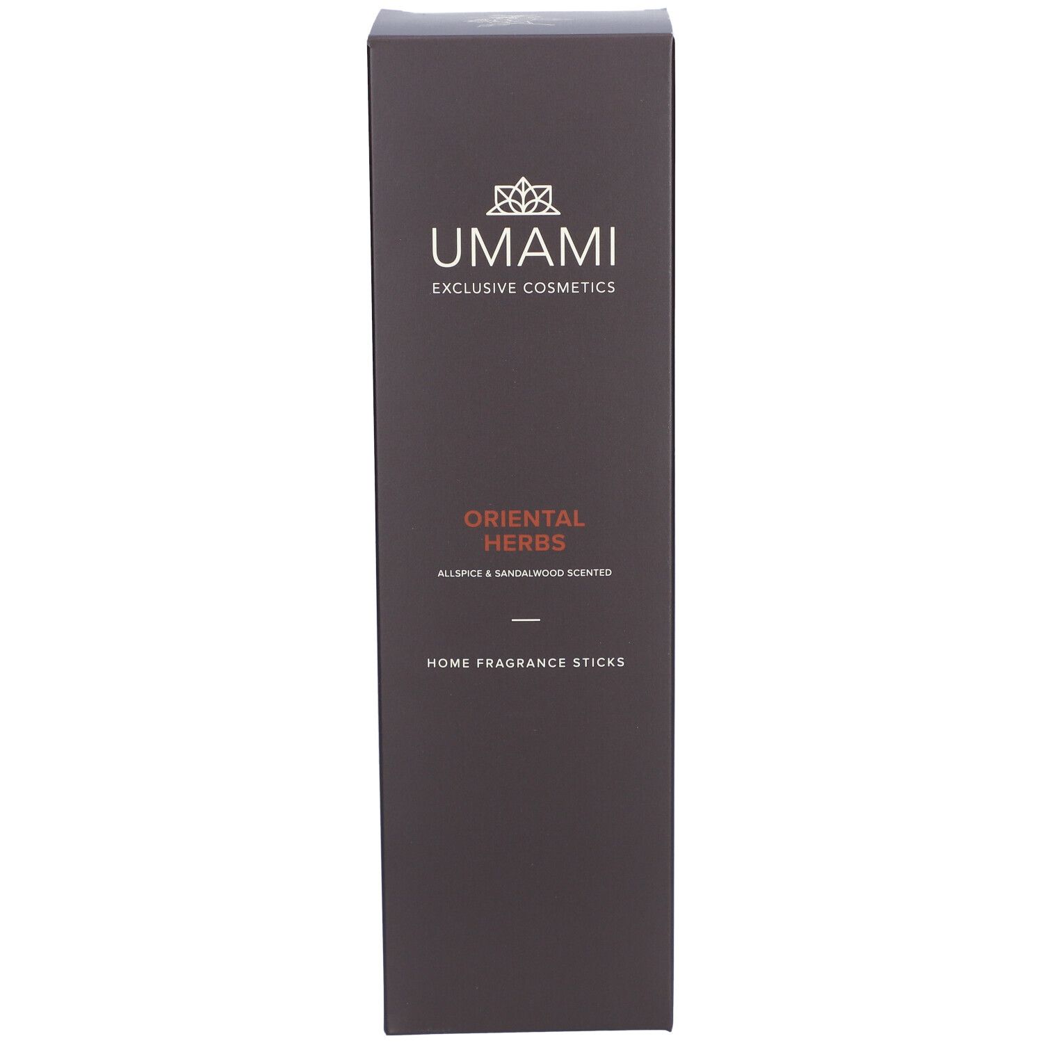 Boîte marron haute. Inscription: ORIENTAL HERBS. Texte: Allspice & Sandalwood Scented. Home Fragrance Sticks. Logo UMAMI.