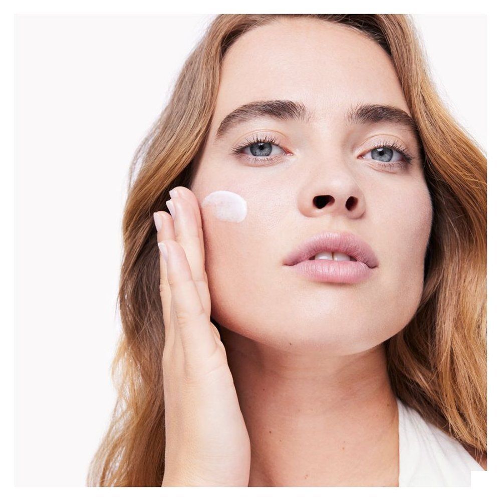 Pot Nuxe Merveillance LIFT crème de nuit avec accent sur le texte.
