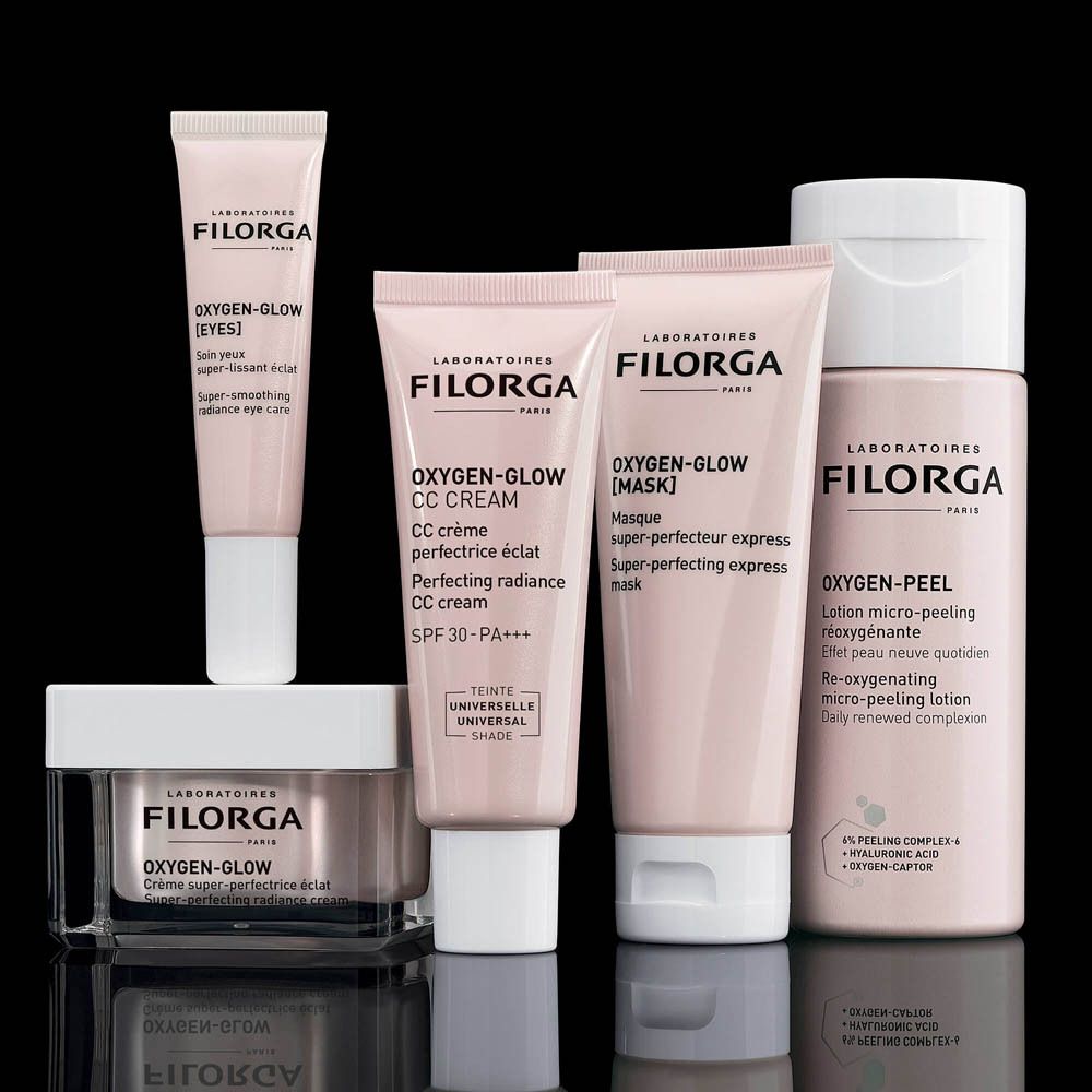 Tube rose FILORGA Oxygen-Glow CC Cream. Texte: CC crème perfectrice éclat, SPF30-PA+++. Avec applicateur.
