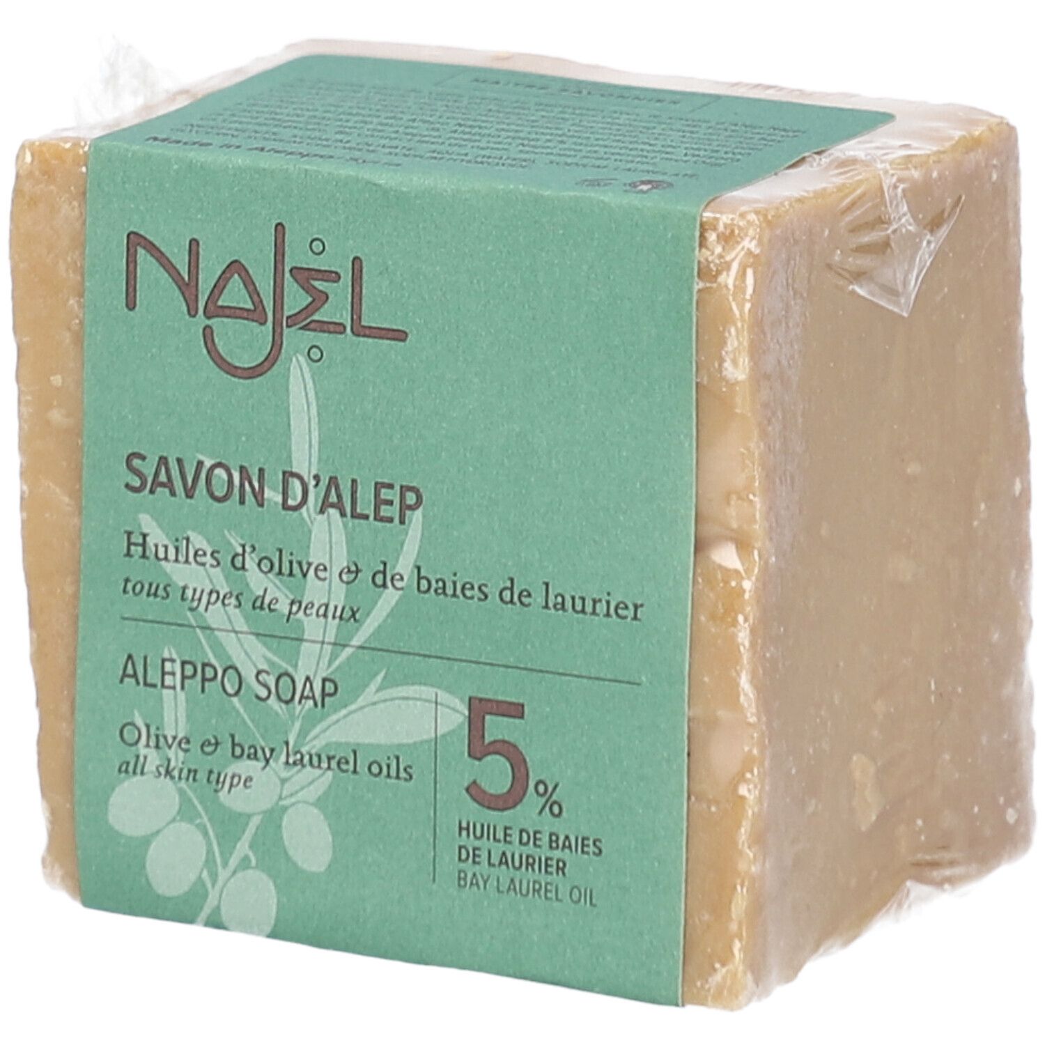 Savon d'Alep emballé. L'emballage porte les mentions "NAJEL Savon d'Alep 5%" et "Aleppo Soap".