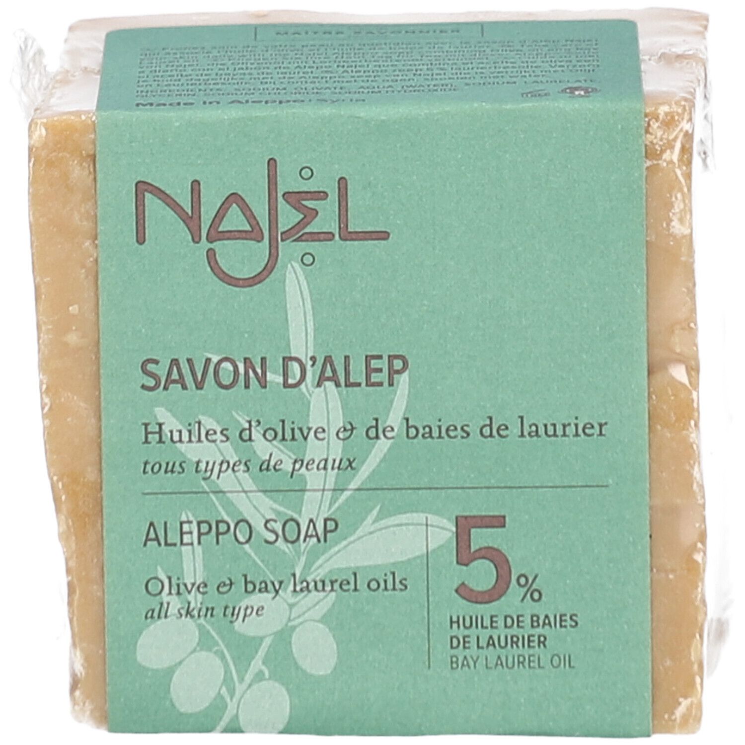 Savon d'Alep emballé. L'emballage porte les mentions "NAJEL Savon d'Alep 5%" et "Aleppo Soap".