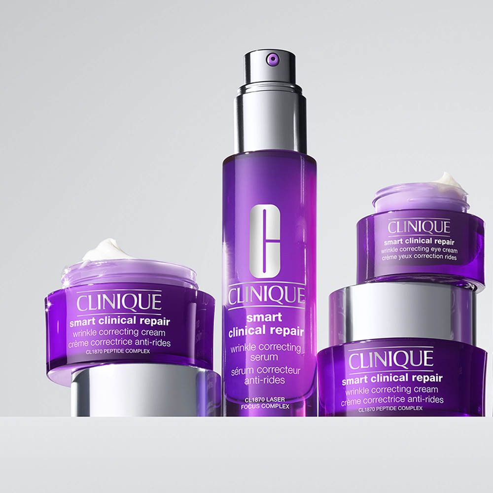 Arrière du flacon Clinique Smart Clinical Repair Sérum avec texte.