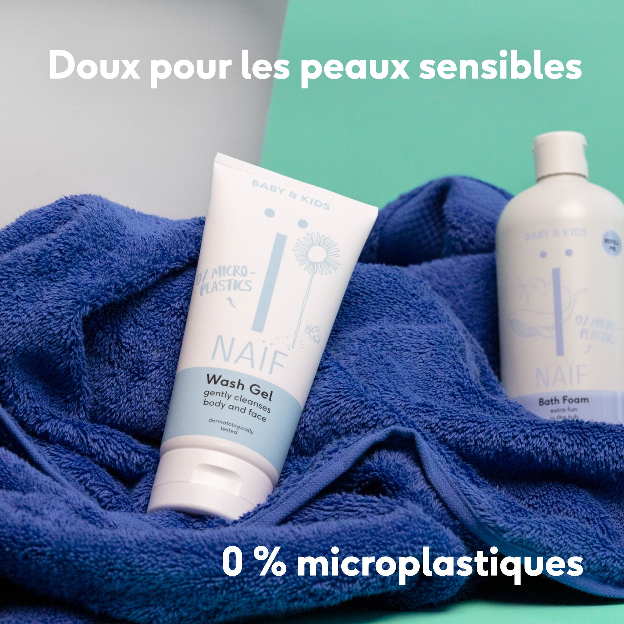 Enfant dans la baignoire. Texte : Testé dermatologiquement. 0% SLES, 0% silicones.