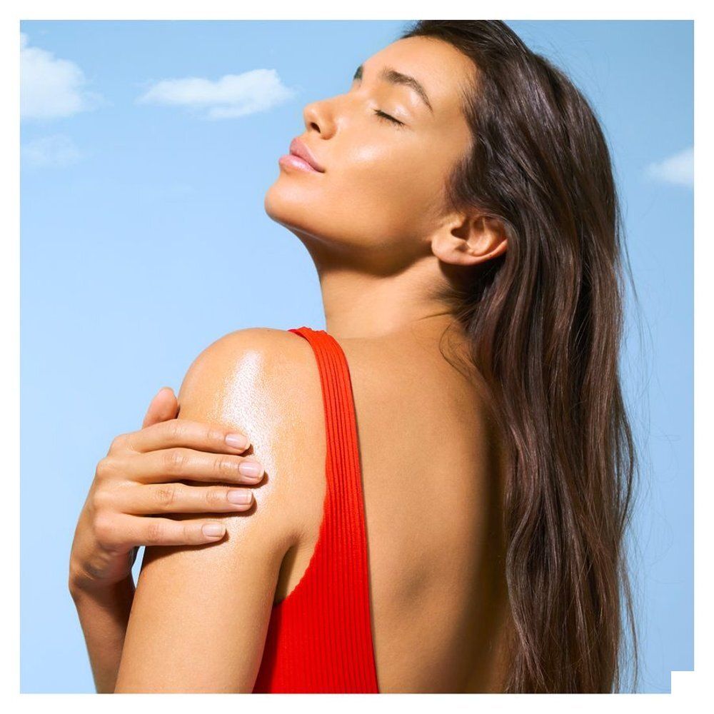 Huile Solaire Bronzante Nuxe Sun SPF30, vue de côté.