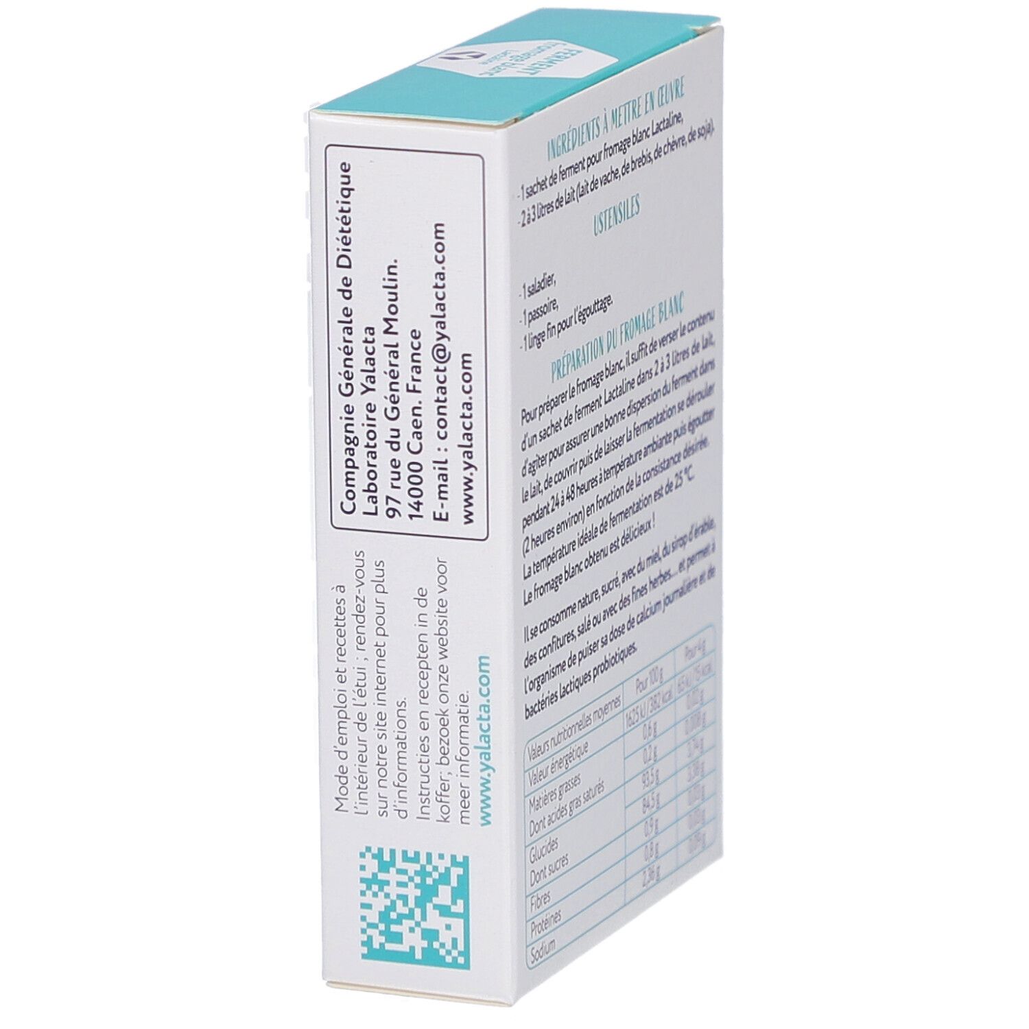 Vue latérale de la boîte. Coordonnées et QR code. Texte sur la préparation du fromage blanc.