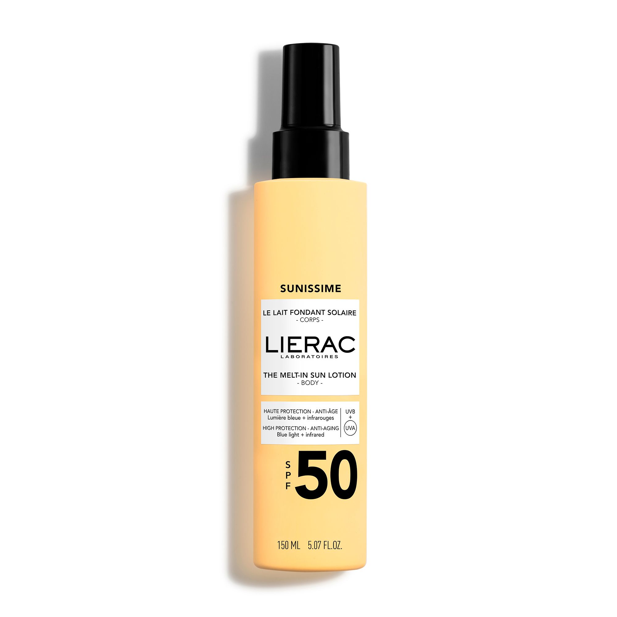 Lotion solaire LIERAC SUNISSIME, SPF50. Flacon jaune avec vaporisateur noir. Inscription : SUNISSIME, SPF50, 150 ml.