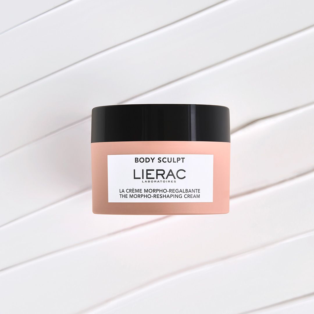 Produit sur fond blanc. Boîte et pot roses. Inscription : BODY SCULPT, LIERAC.