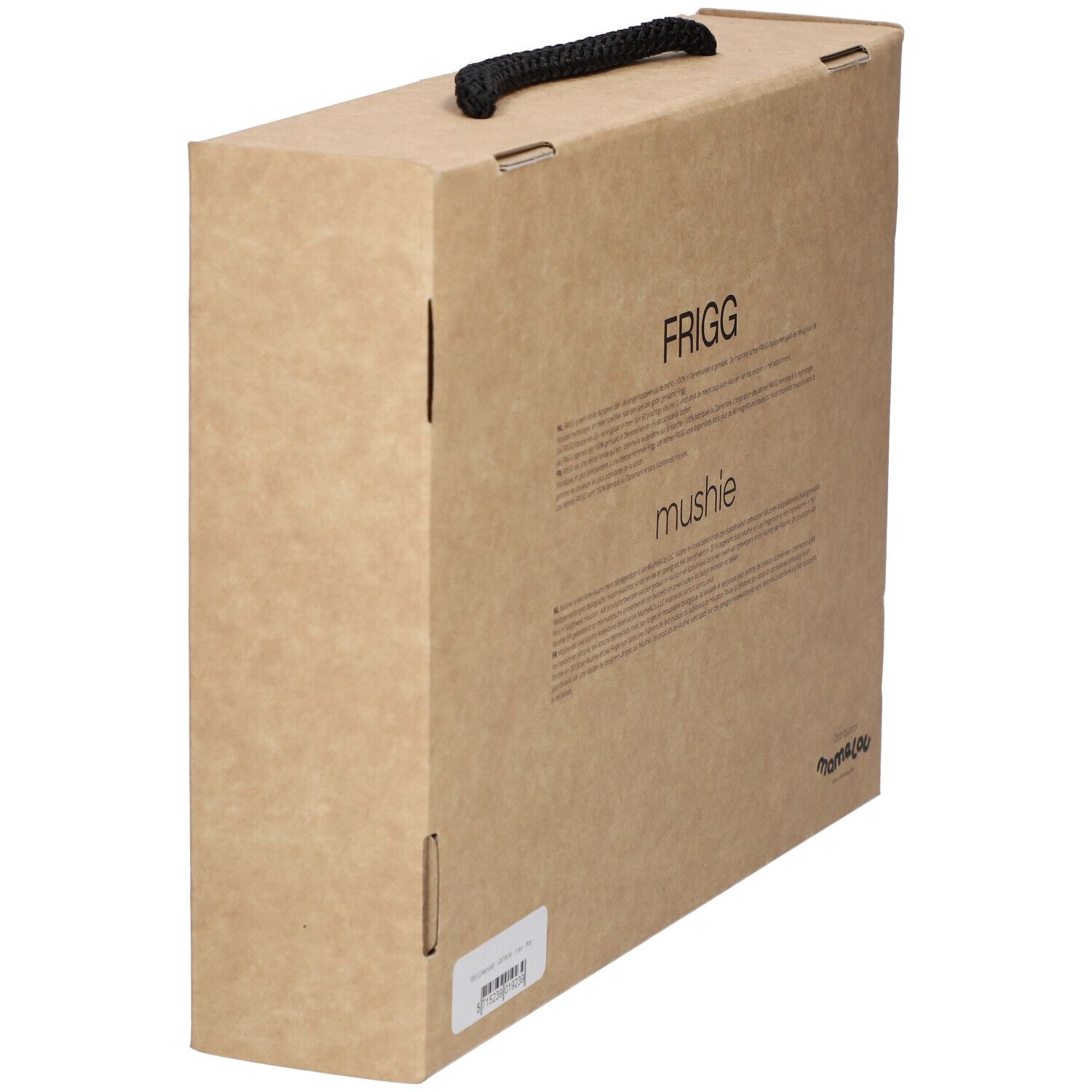 Coffret cadeau marron avec texte et logo. Poignée noire. Étiquette en bas à gauche. Contient des articles pour bébé.