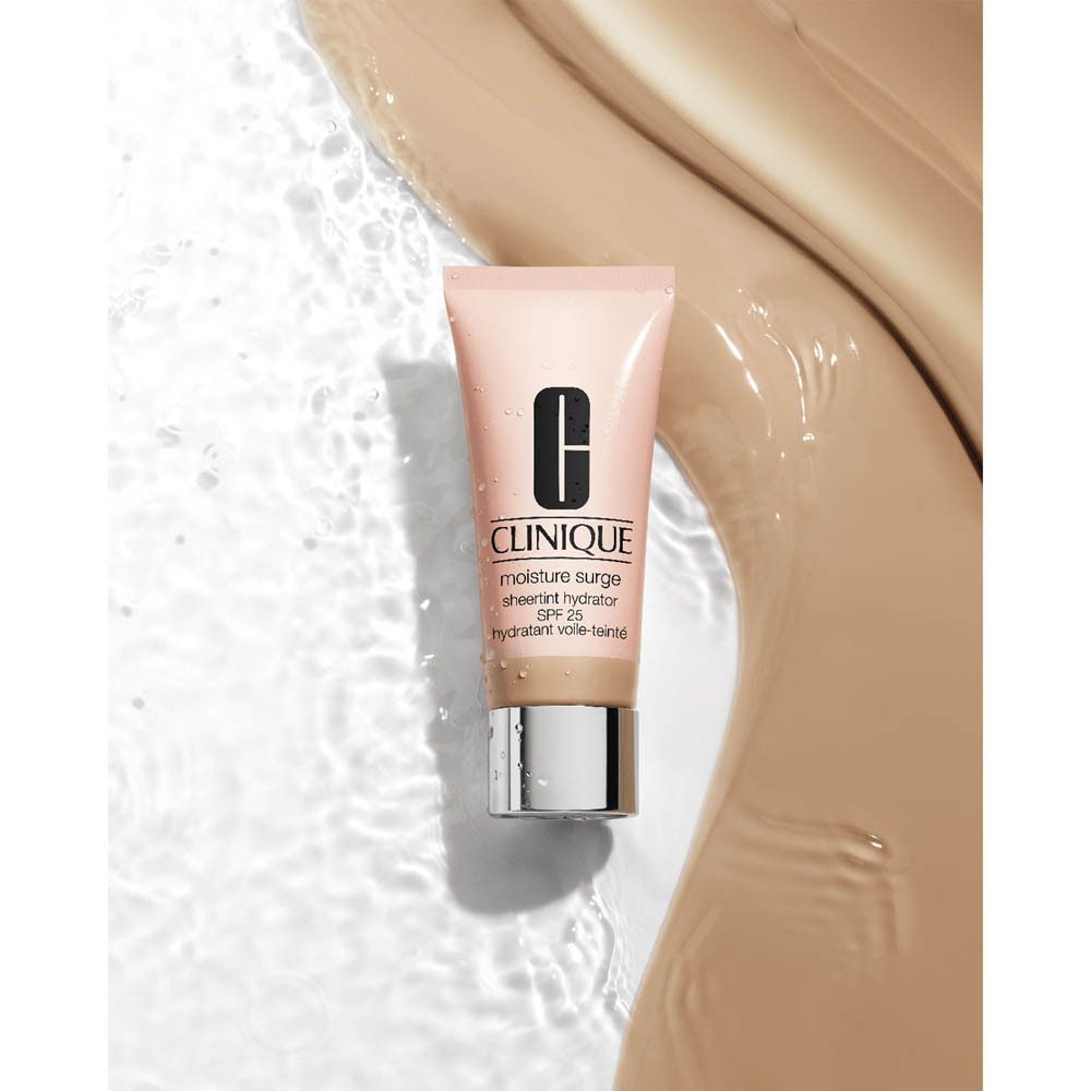 Clinique Moisture Surge Sheertint Hydrator SPF25, clair, sur le côté de l'emballage.