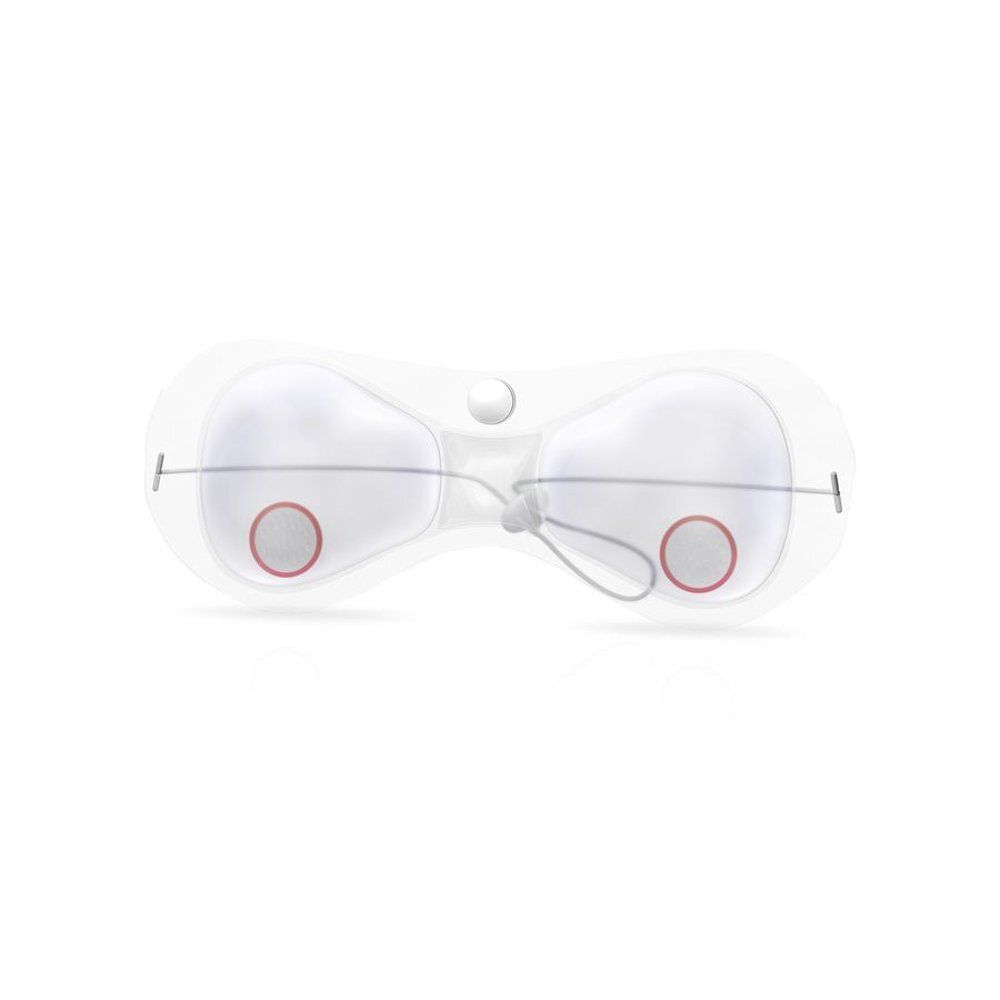 Masque oculaire Posiforlid sur fond blanc, avec emballage et une femme le portant.