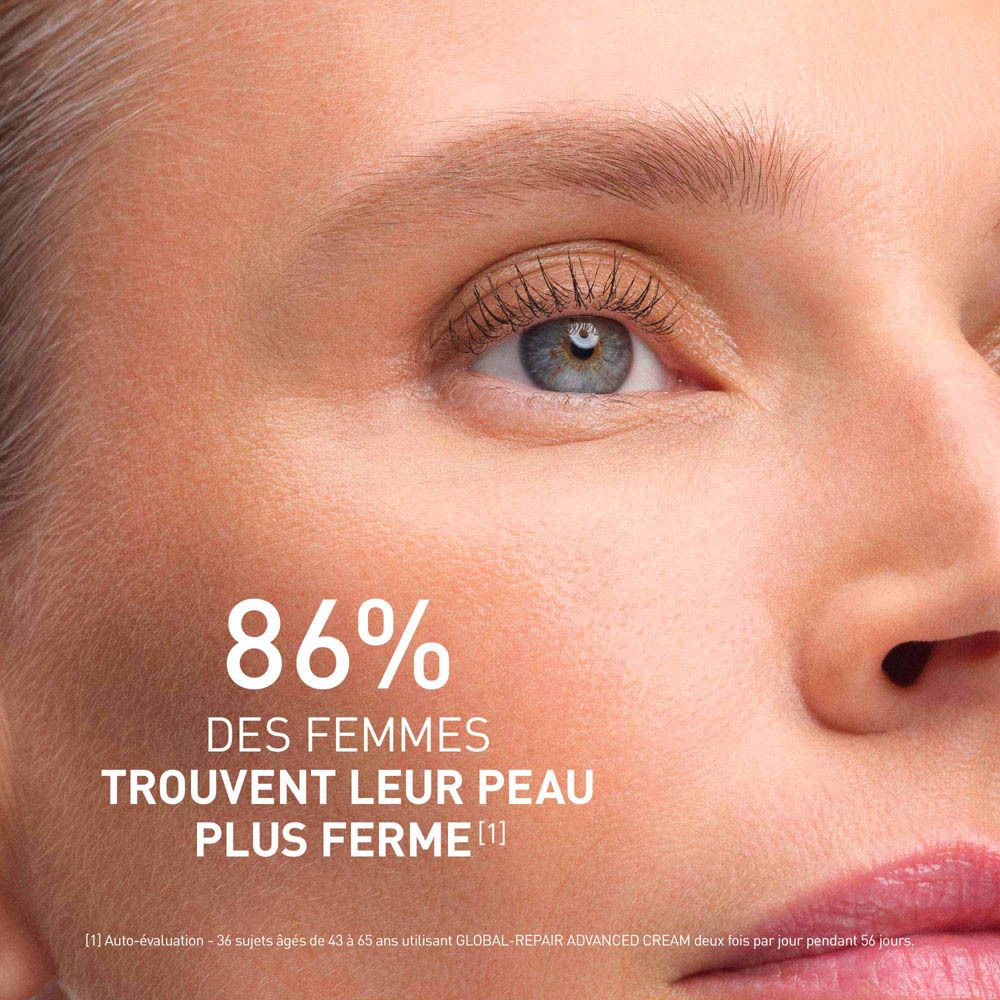 Visage de femme. Texte : 86% des femmes trouvent leur peau plus ferme.
