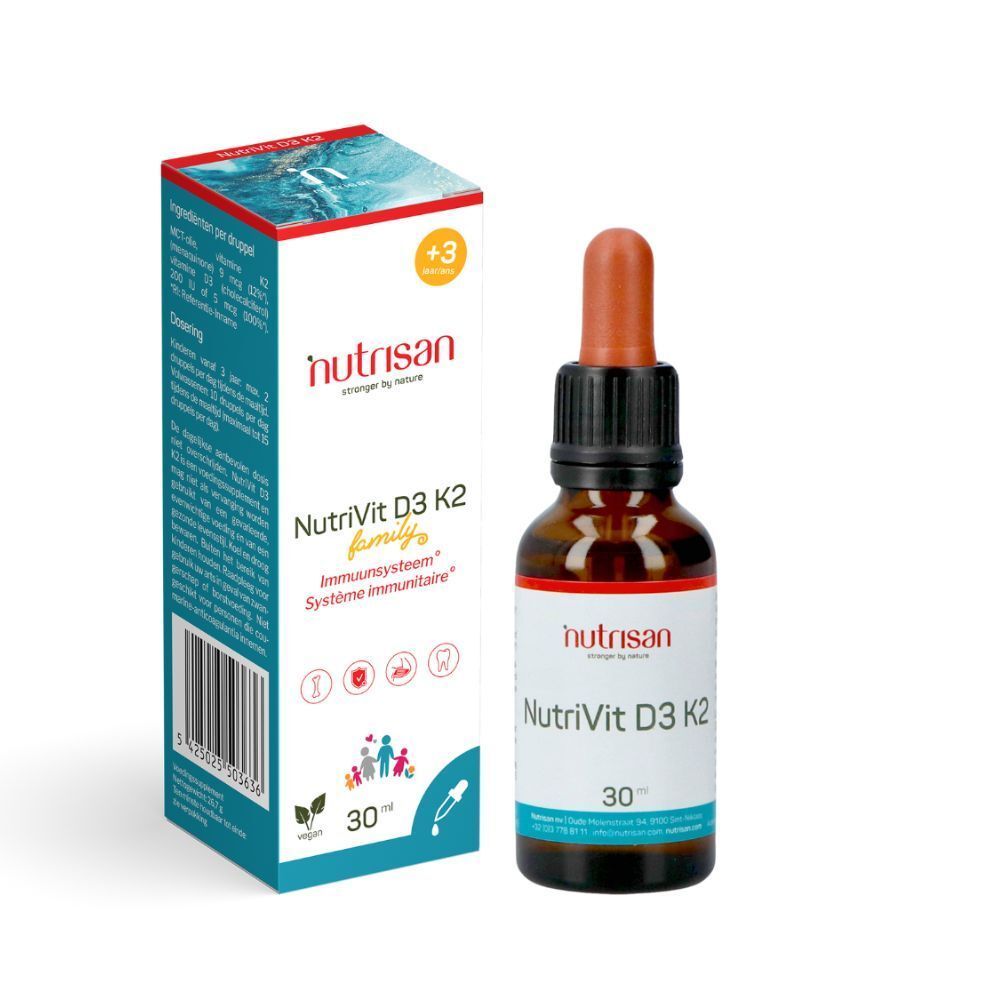 Emballage du produit avec flacon et compte-gouttes. "nutrisan", "NutriVit D3 K2 family". 30 ml.