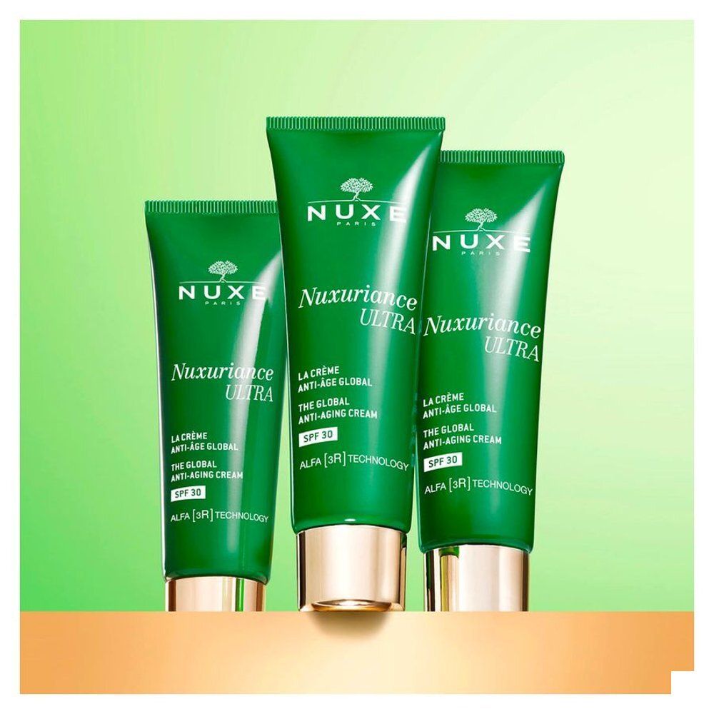Vue latérale de la boîte de crème NUXE Nuxuriance Ultra SPF 30 avec texte.