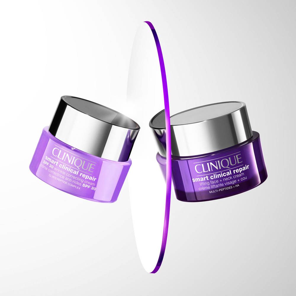Deux pots Clinique Smart Clinical Repair violets, l'un avec SPF 30.