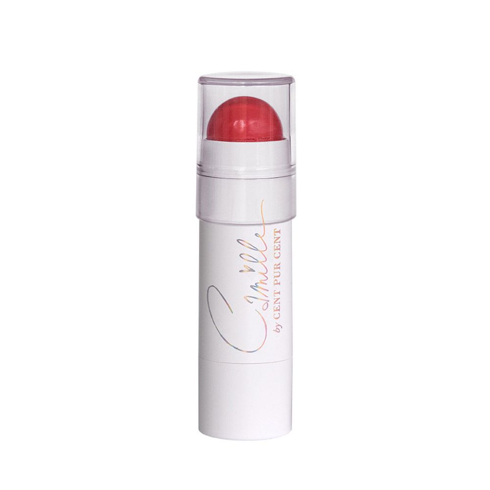 Stick de blush avec embout rouge et couvercle transparent. Stylo blanc avec inscription Camille by Cent Pur Cent.