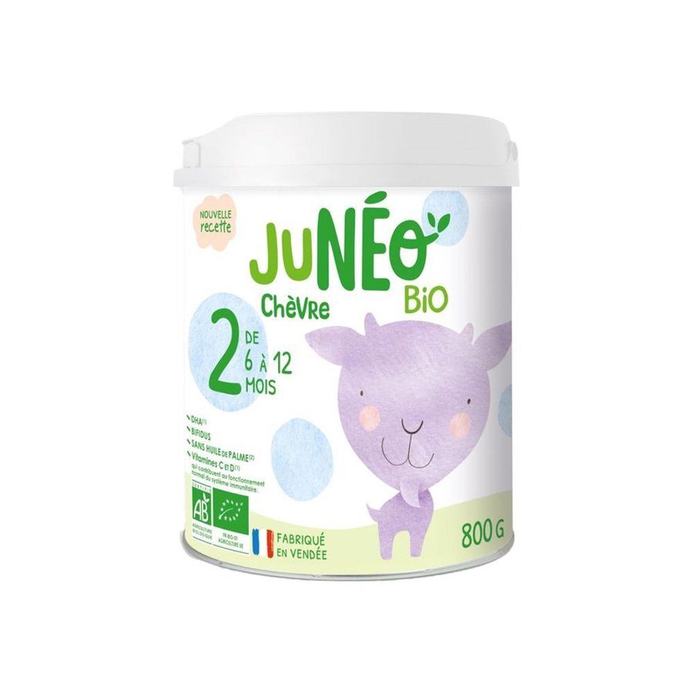 Boîte de lait en poudre blanche. Inscription : JuNÉo Chèvre Bio, 2, 6-12 mois. Illustration d'une tête de chèvre violette. 800g. Fabriqué en Vendée.