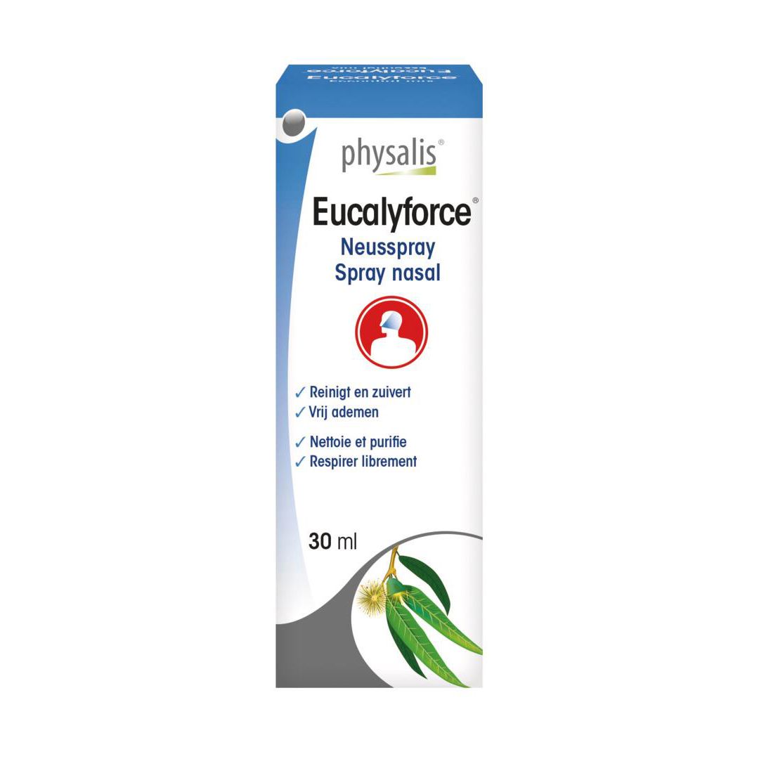 Emballage du produit. Inscription: Eucalforce, spray nasal. Volume: 30 ml. Illustration d'eucalyptus.