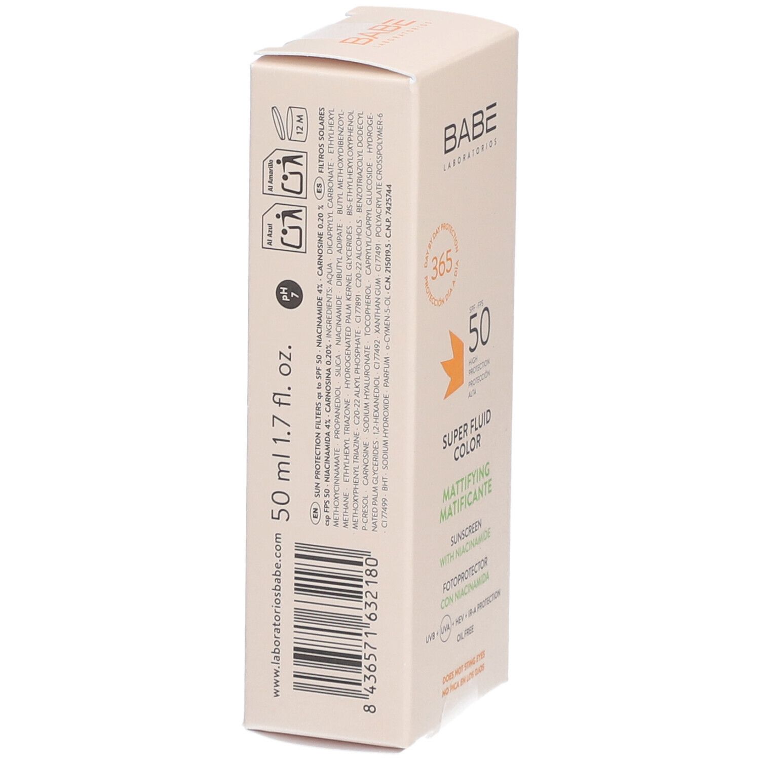 Boîte en biais. Inscription: BABÉ, SPF 50, Super Fluid Color, Mattifying, écran solaire. 50 ml.