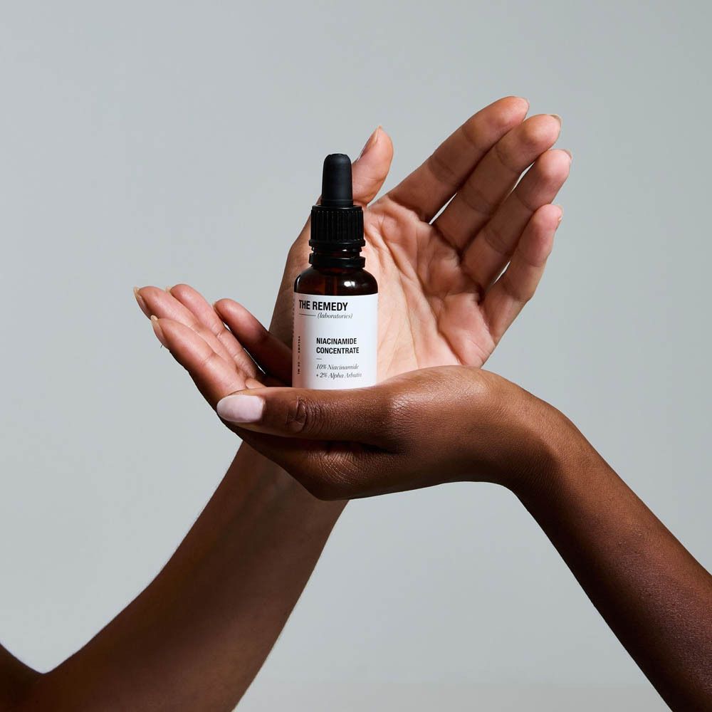 Flacon avec pipette, THE REMEDY Niacinamide Concentrate.