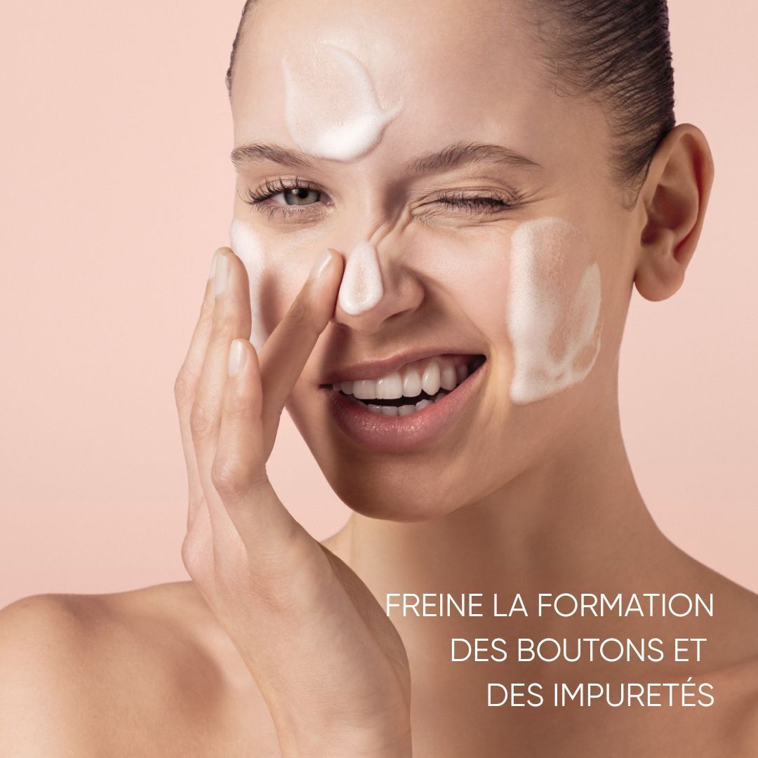 Trois produits. Louis Widmer Skin Appeal. Fond vert.