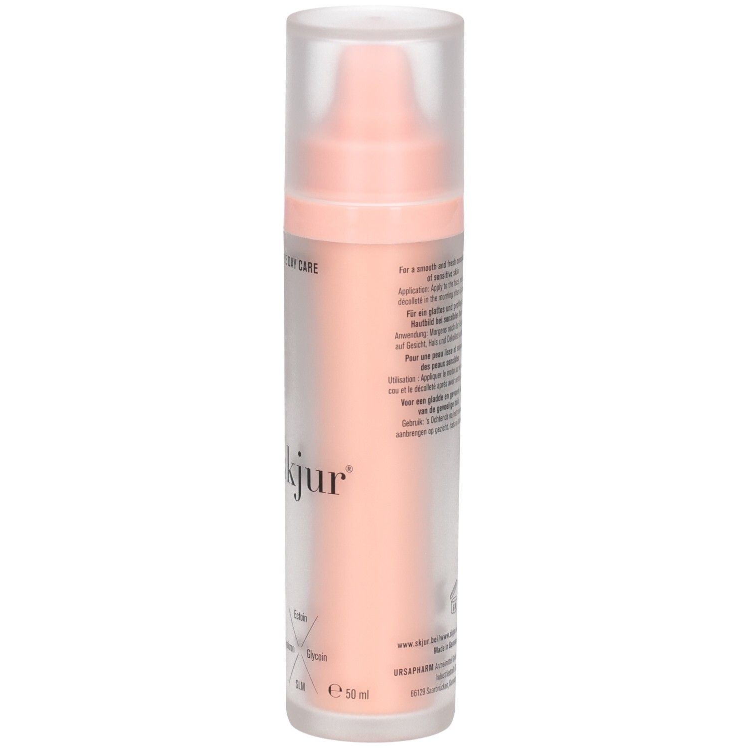 Flacon Skjur Soin de Jour Intensif avec pompe, 50ml. Emballage rose et translucide. Texte en anglais et allemand.
