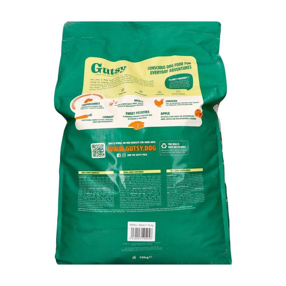 Dos du sac vert Gutsy. Texte: Conscious Dog Food. Illustrations d'ingrédients: canneberges, insectes, poulet, carotte, patates douces, pomme.