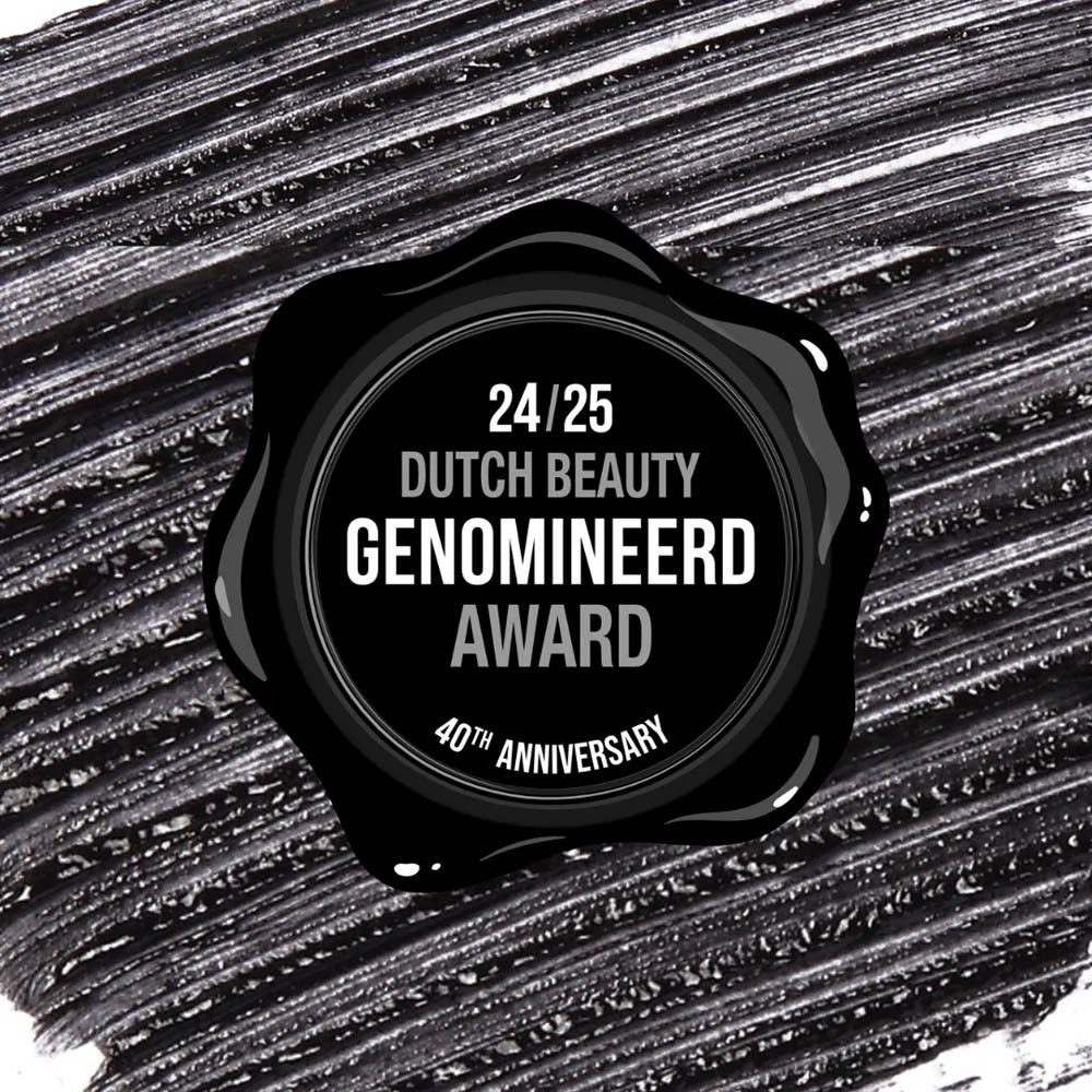 Cachet noir avec texte: 24/25 Dutch Beauty genomineerd Award 40th Anniversary.