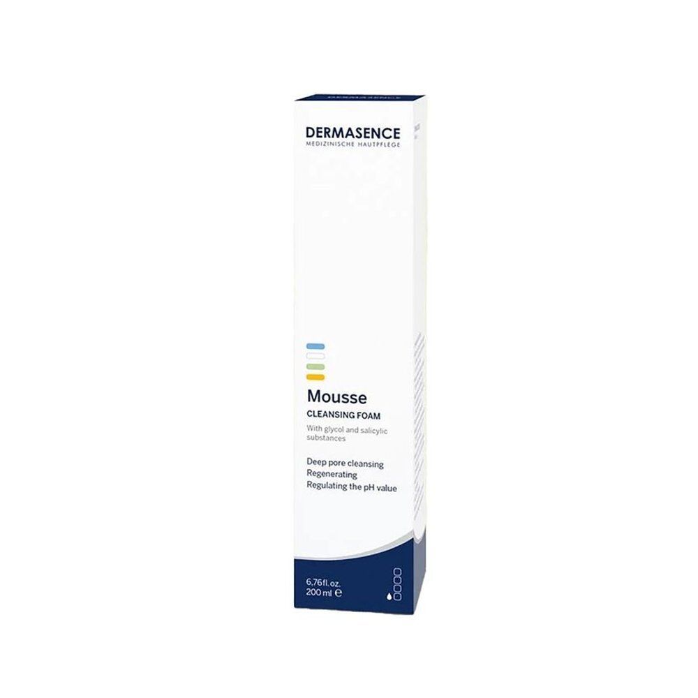 Dermasence Mousse Nettoyante. Emballage blanc avec informations produit. Texte en allemand et anglais.