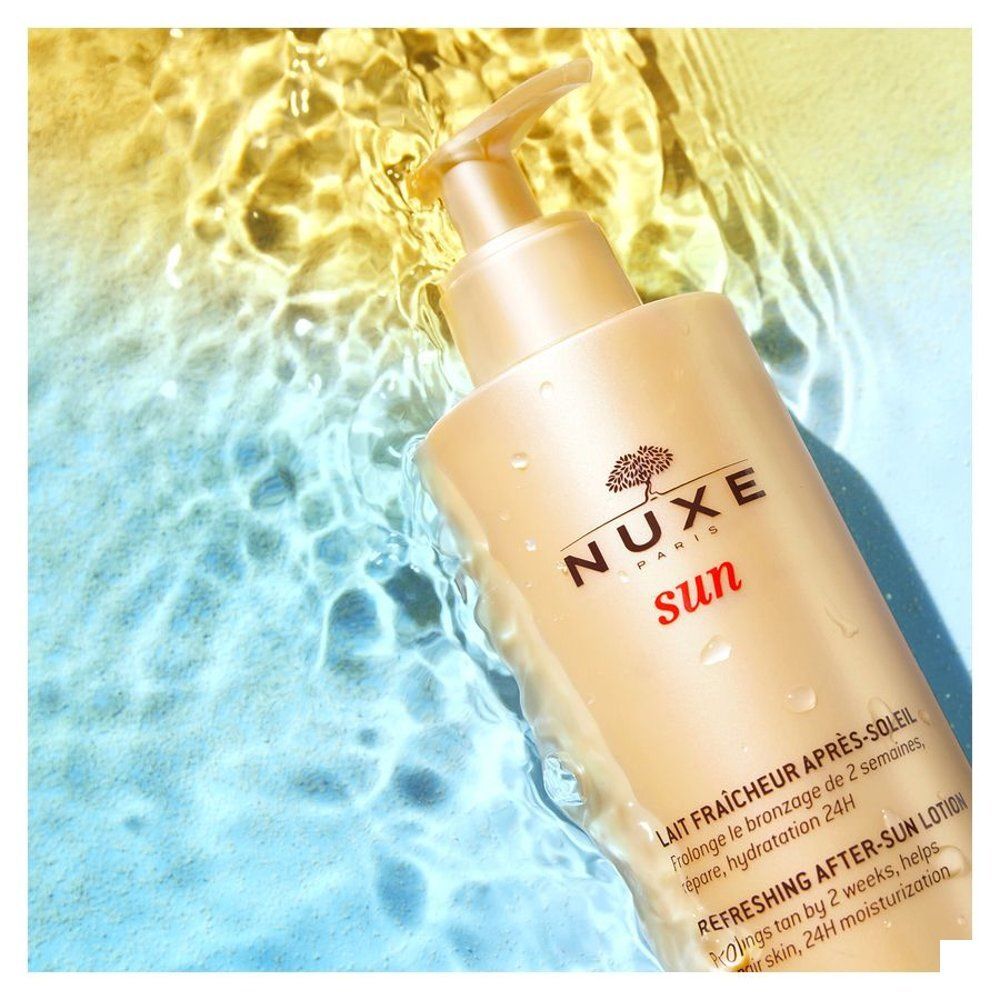 Lait Fraîcheur Après-Soleil Nuxe Sun en flacon doré avec pompe, gros plan.