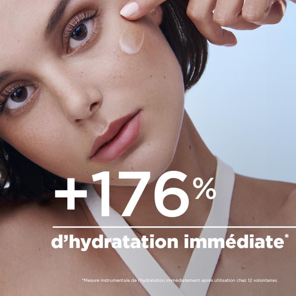 Flacon pompe bleu clair avec bouchon blanc. Bioderma Hydrabio Sérum 72h.