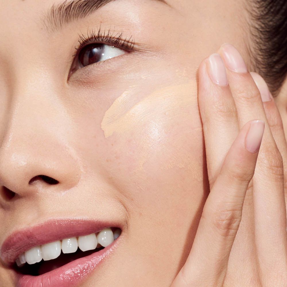 Even Better Clinical™ Vitamin Makeup SPF 50 - LIGHT MEDIUM COOL 2