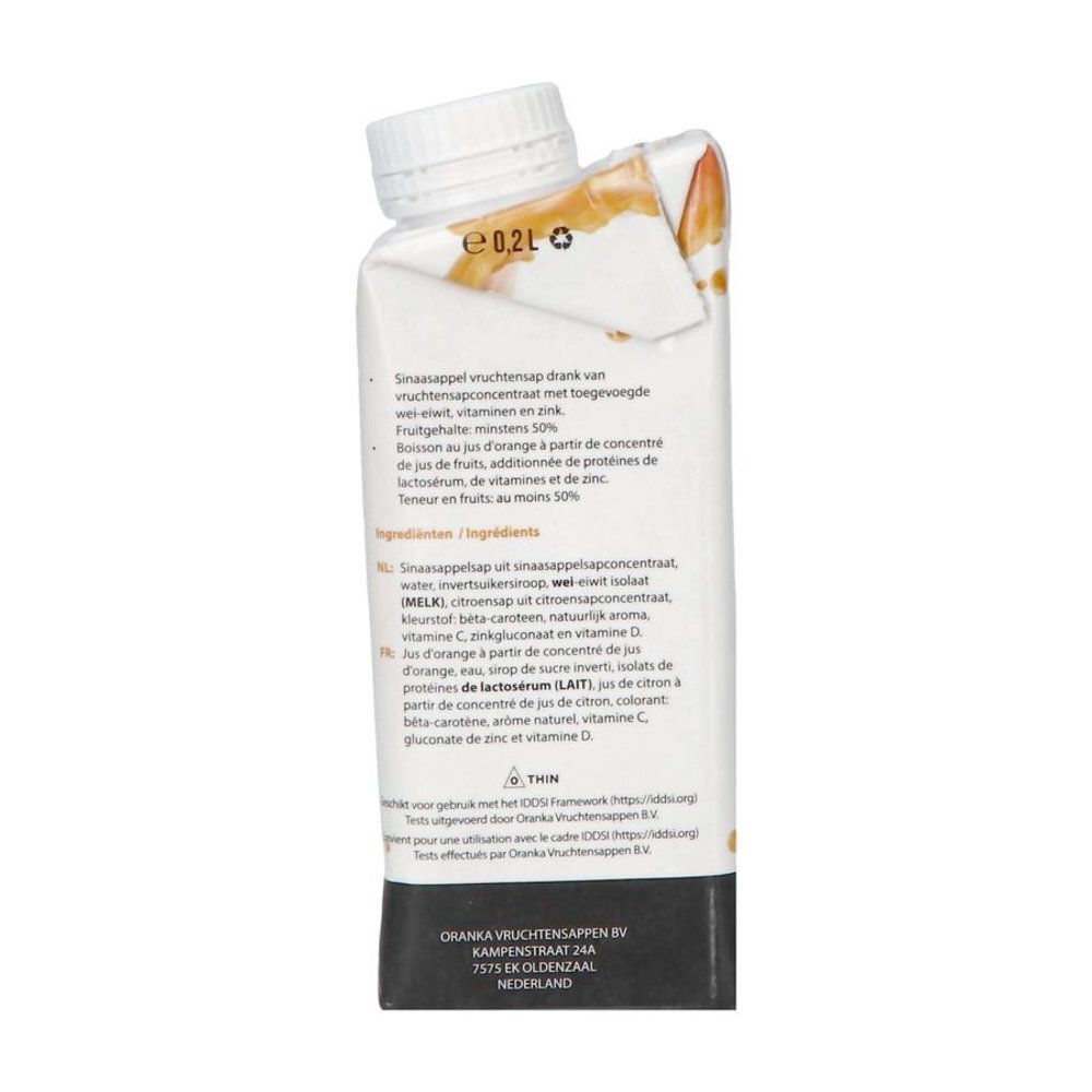 Brique avec bouchon blanc. Inscription: Orange Protein+, Extra Protein, Vitamine C, D & Zinc. 0,2L.