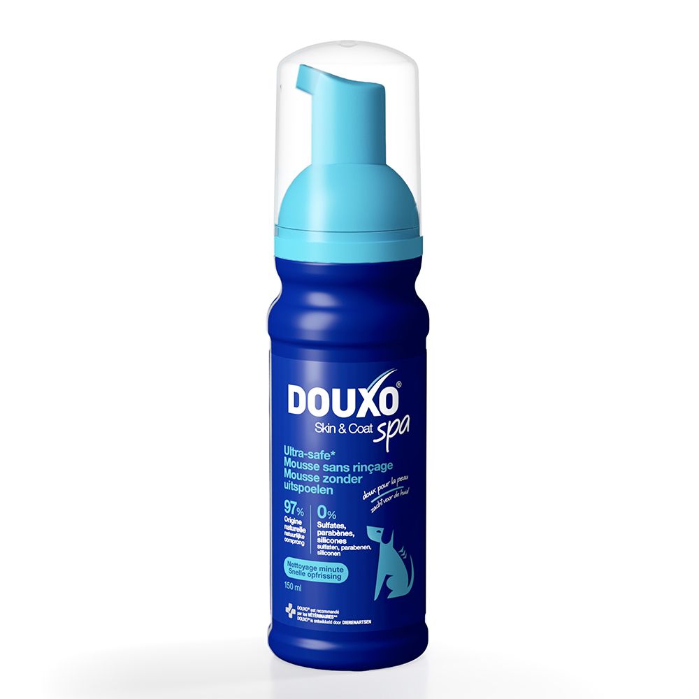 Flacon bleu avec bouchon bleu. Inscription: Douxo Skin & Coat Spa. Mousse ultra-sûre.